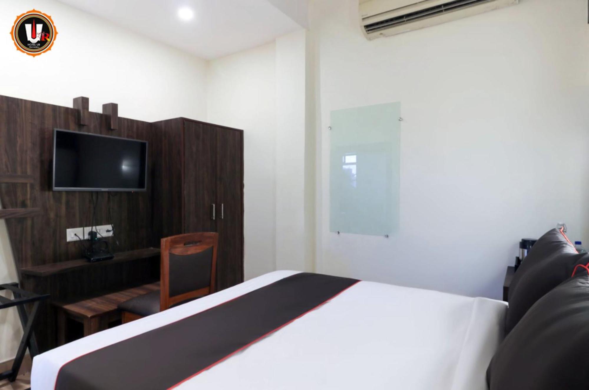 Hotel Ur Prayagraj Bagian luar foto