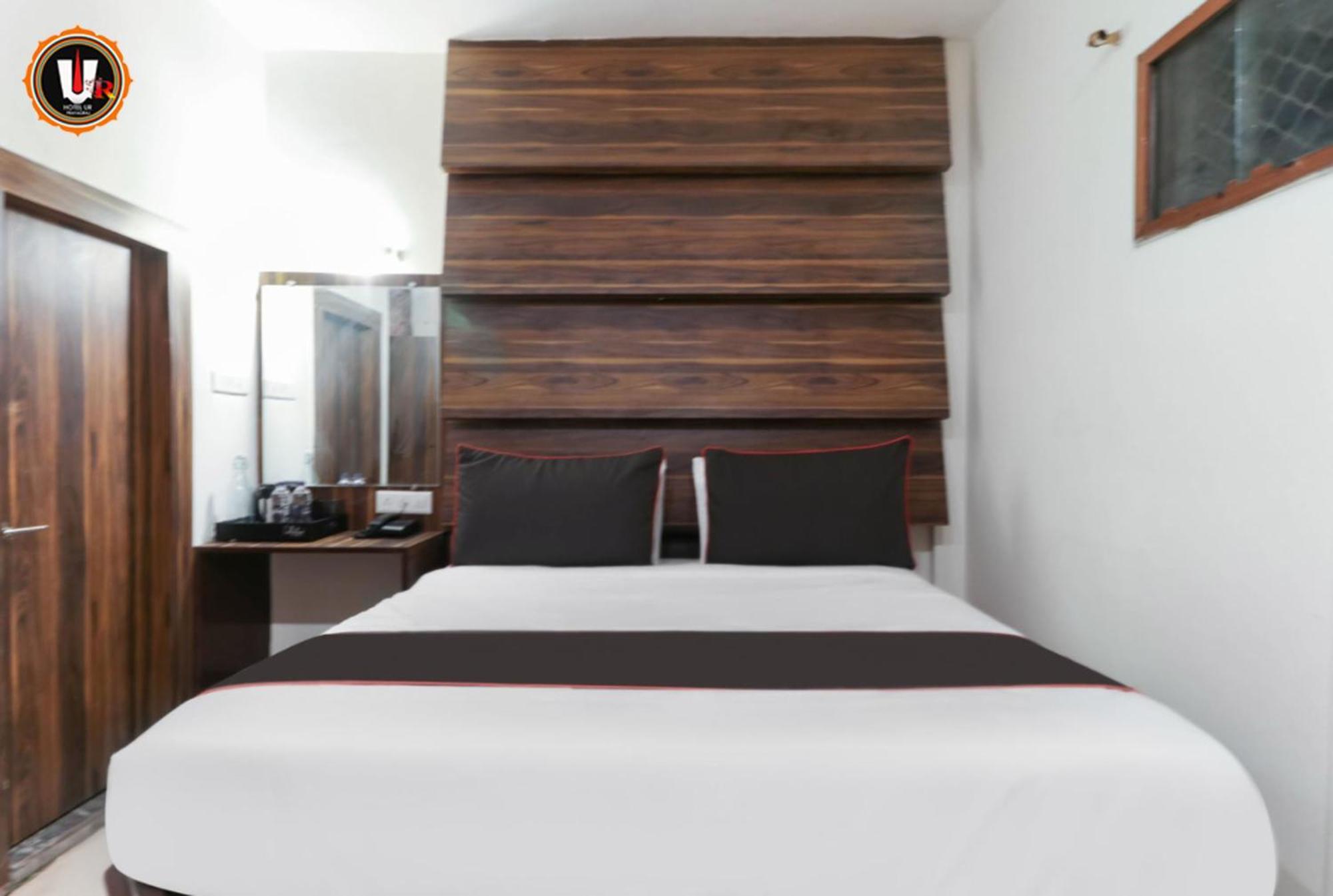 Hotel Ur Prayagraj Bagian luar foto